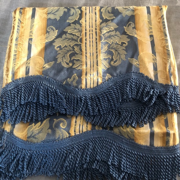 Beautiful valance  set - Picture 1 of 2